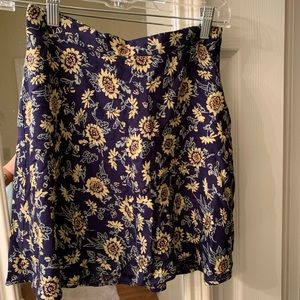Small flowered, light weight skrt Urban Outfitters